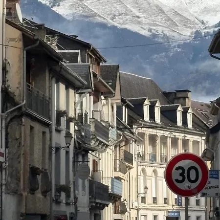 T3 Hyper Centre 4 A 6 Personnes Terrasse Et Wifi Bagnères-de-Luchon