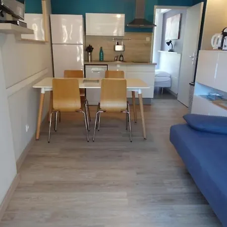 Appartement T3 Hyper Centre 4 A 6 Personnes Terrasse Et Wifi Bagnères-de-Luchon