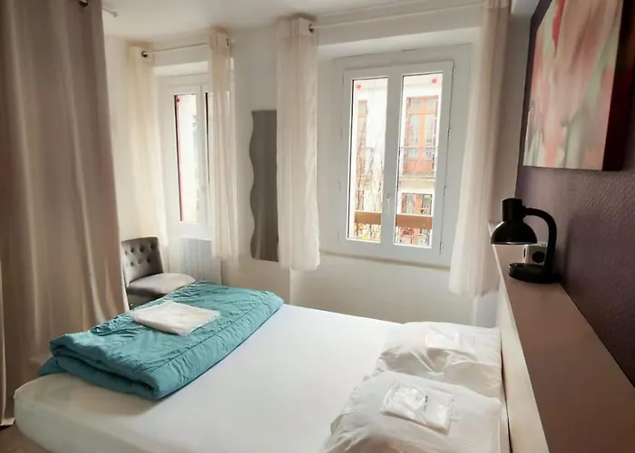 T3 Hyper Centre 4 à 6 Personnes Terrasse Et Wifi Bagnères-de-Luchon