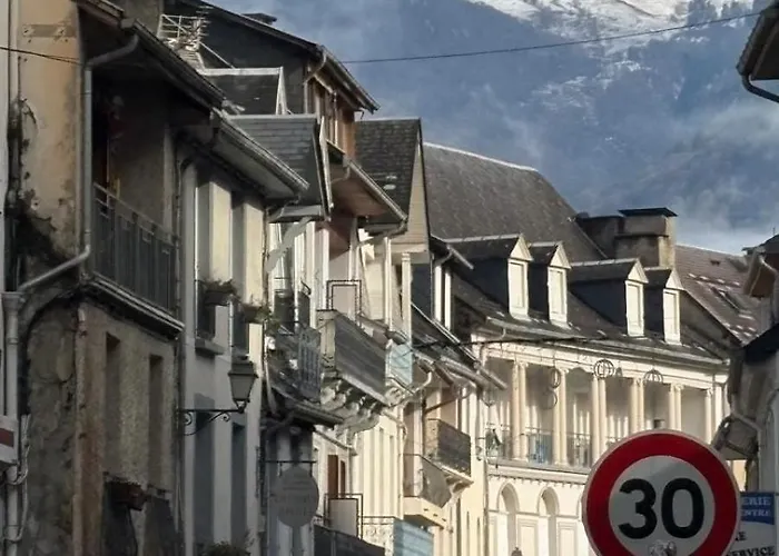 T3 Hyper Centre 4 A 6 Personnes Terrasse Et Wifi Bagnères-de-Luchon