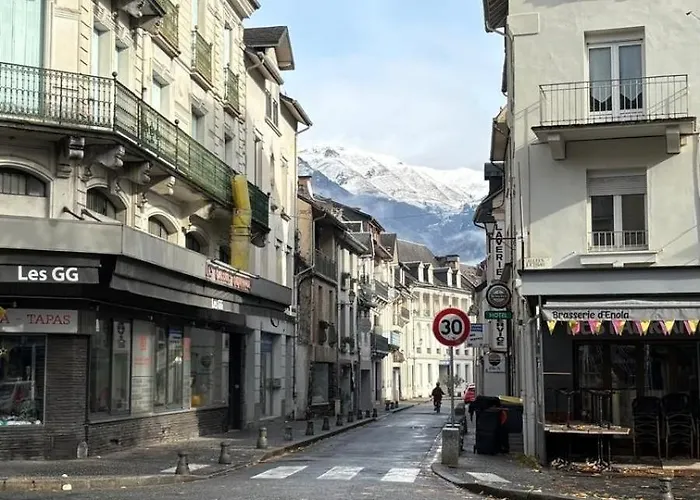 T3 Hyper Centre 4 à 6 Personnes Terrasse Et Wifi Appartement Bagnères-de-Luchon